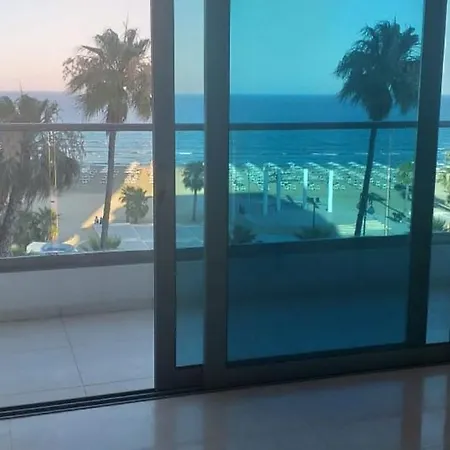 Apartment Horizon Luxury At Finikoudes Beach 302 *